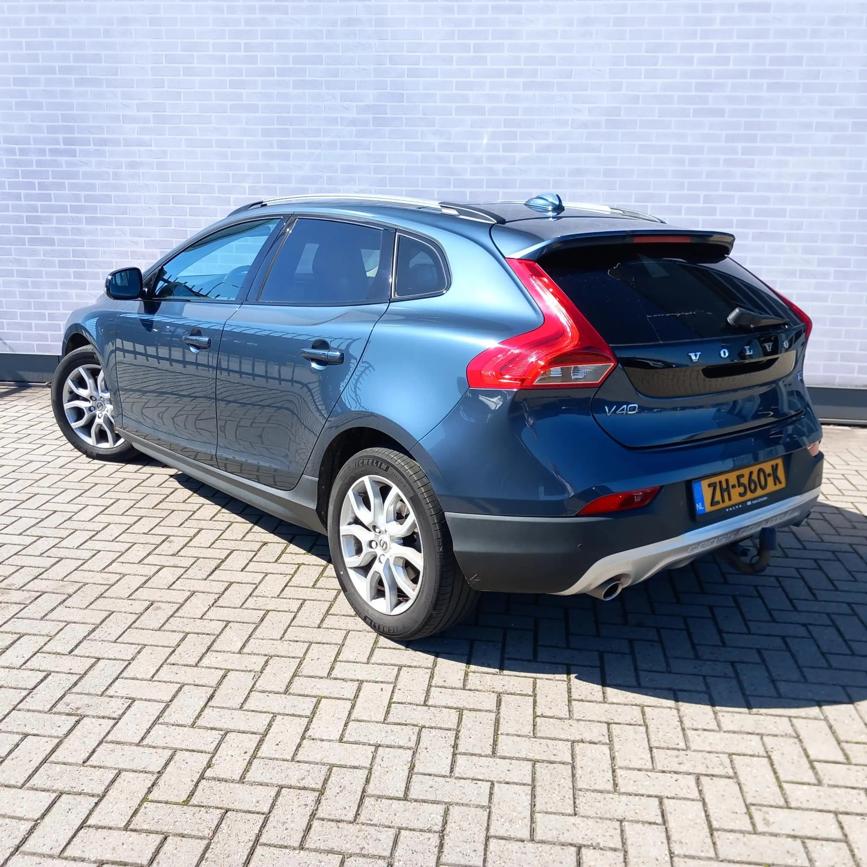 Volvo V40 Cross Country 1.5 T3 Polar+ Luxury — photo 4