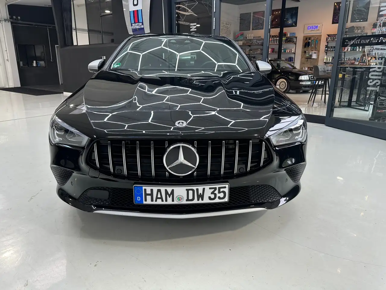 Mercedes-Benz CLA 180