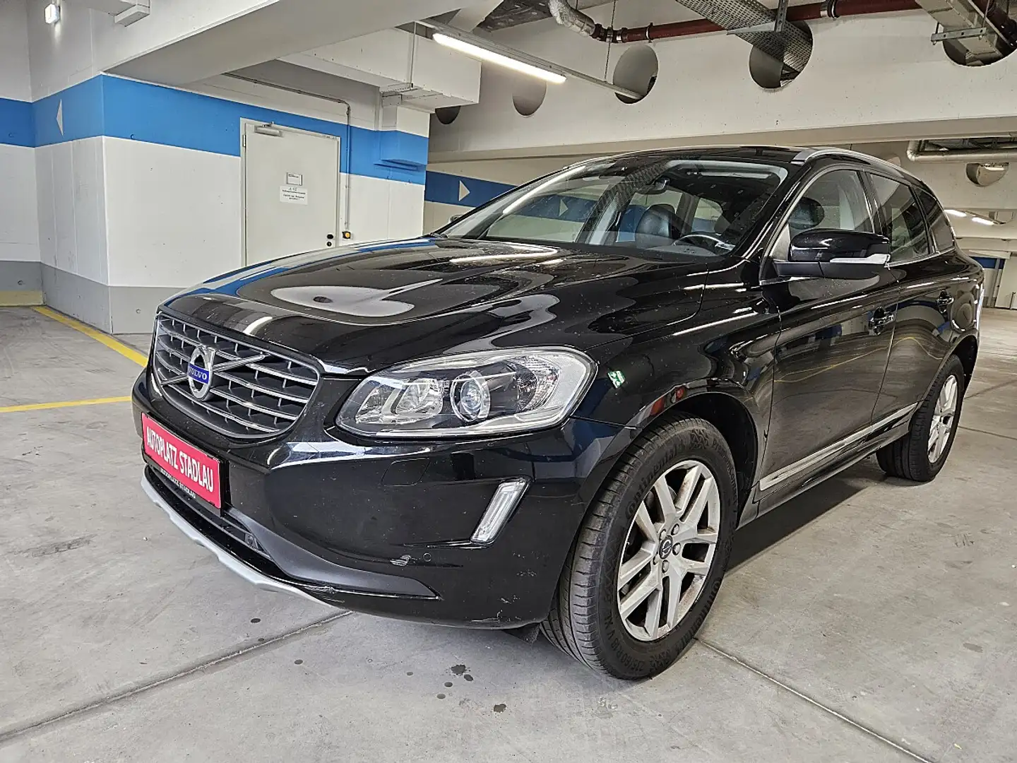 Volvo XC60 D3 DPF 2WD Summum Schwarz - 1