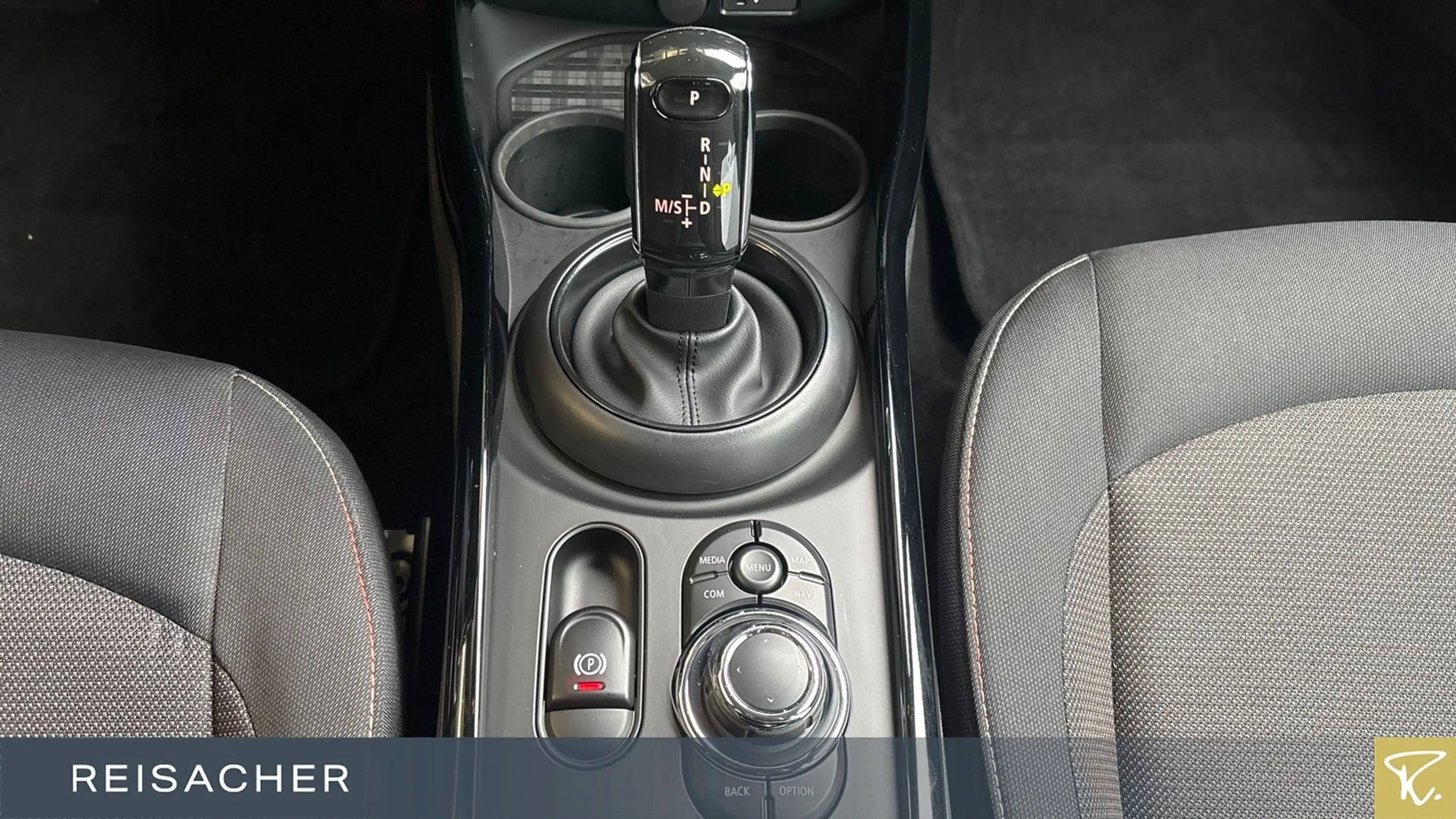MINI Cooper Clubman A Essential-Trim,Navi,DKG,RFK — photo 11