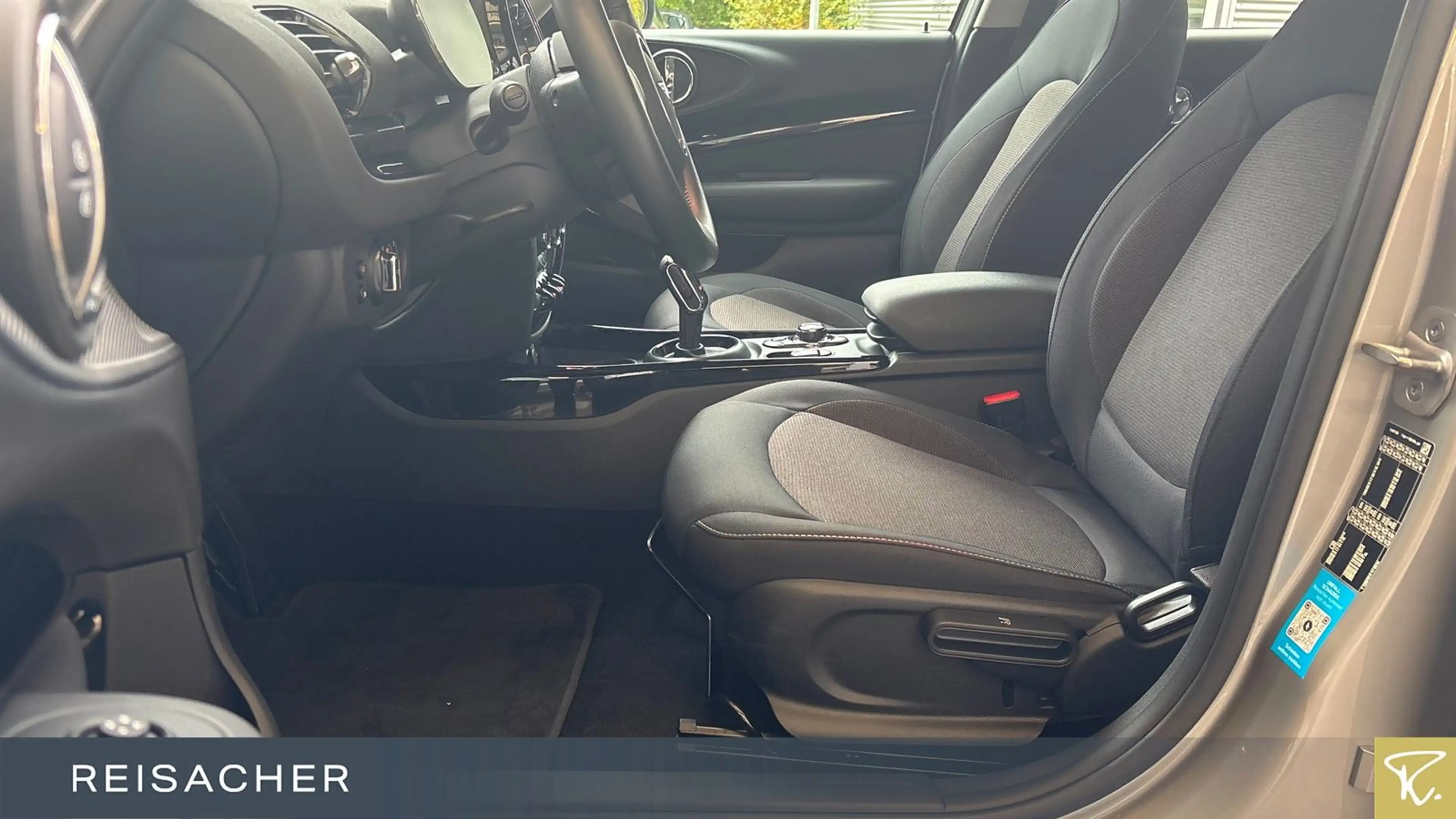 MINI Cooper Clubman A Essential-Trim,Navi,DKG,RFK — photo 4