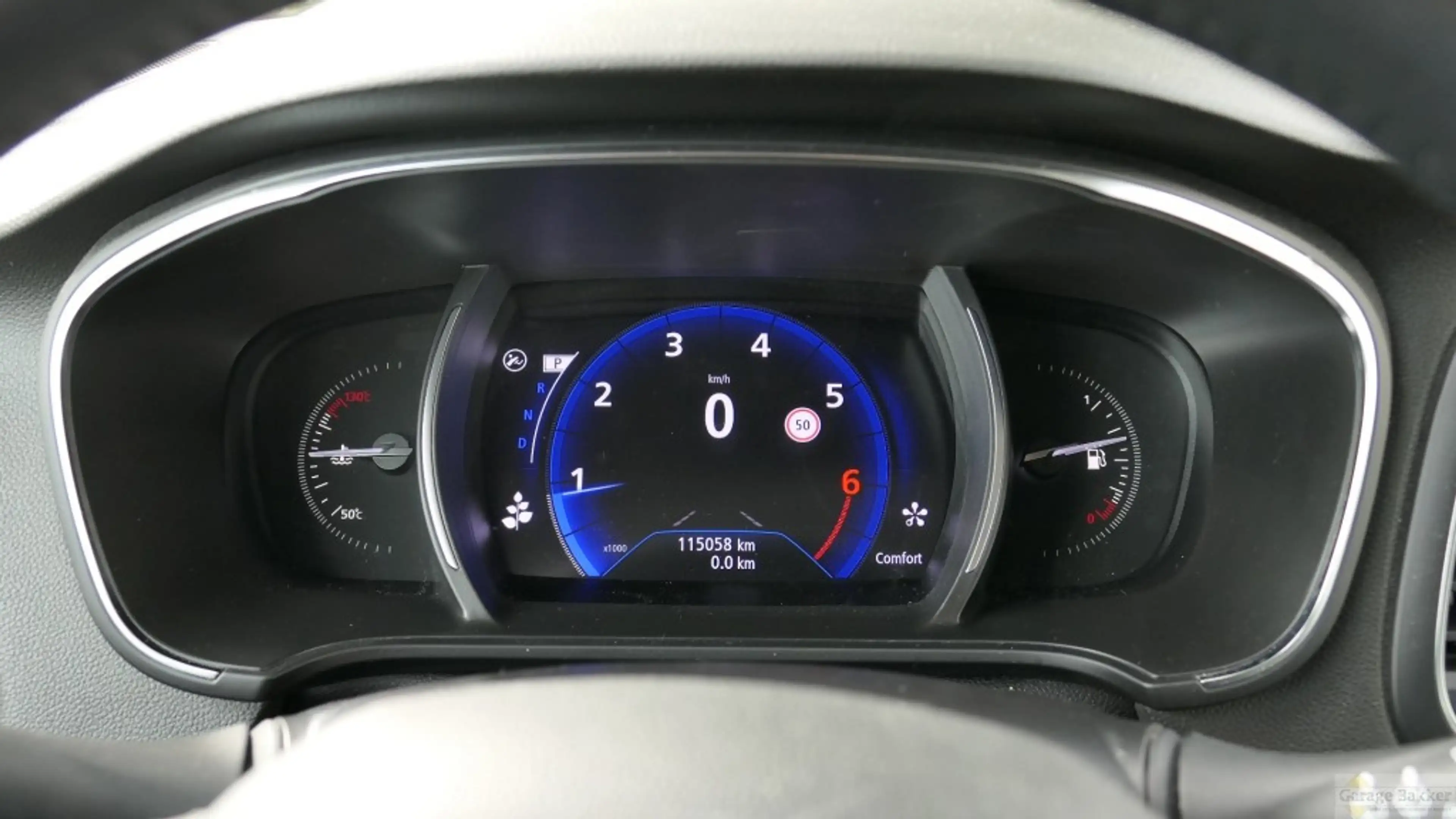 Renault Megane TCe 140 EDC Automaat Limited — photo 9
