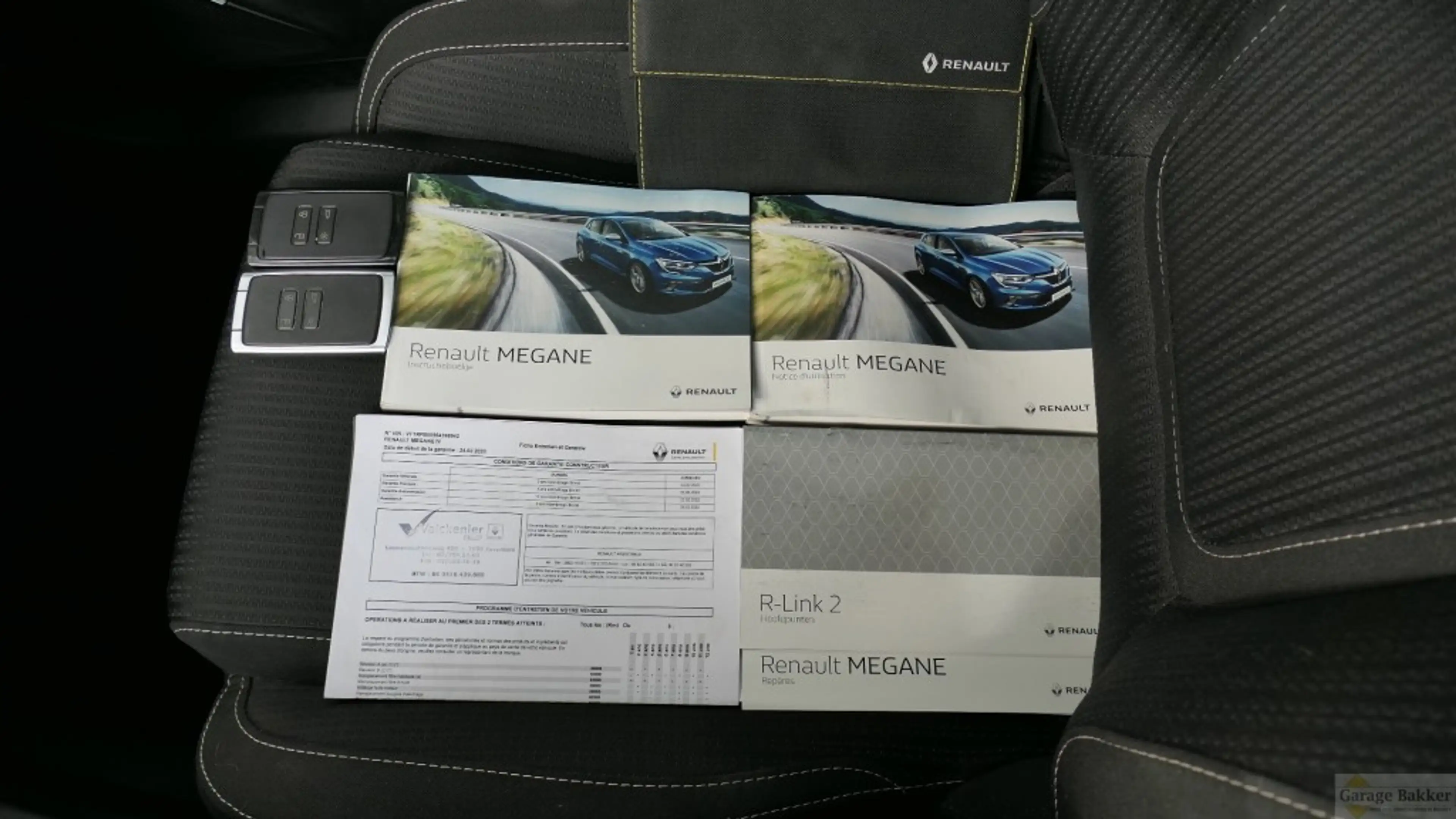 Renault Megane TCe 140 EDC Automaat Limited — photo 10