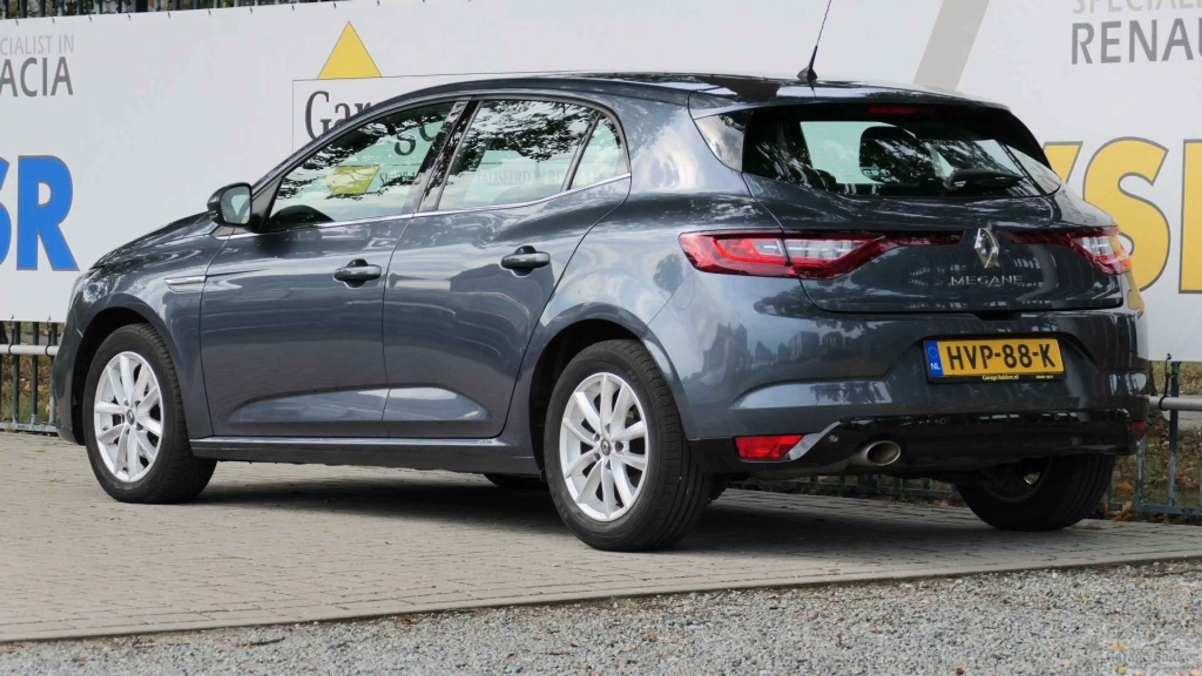 Renault Megane TCe 140 EDC Automaat Limited — photo 2
