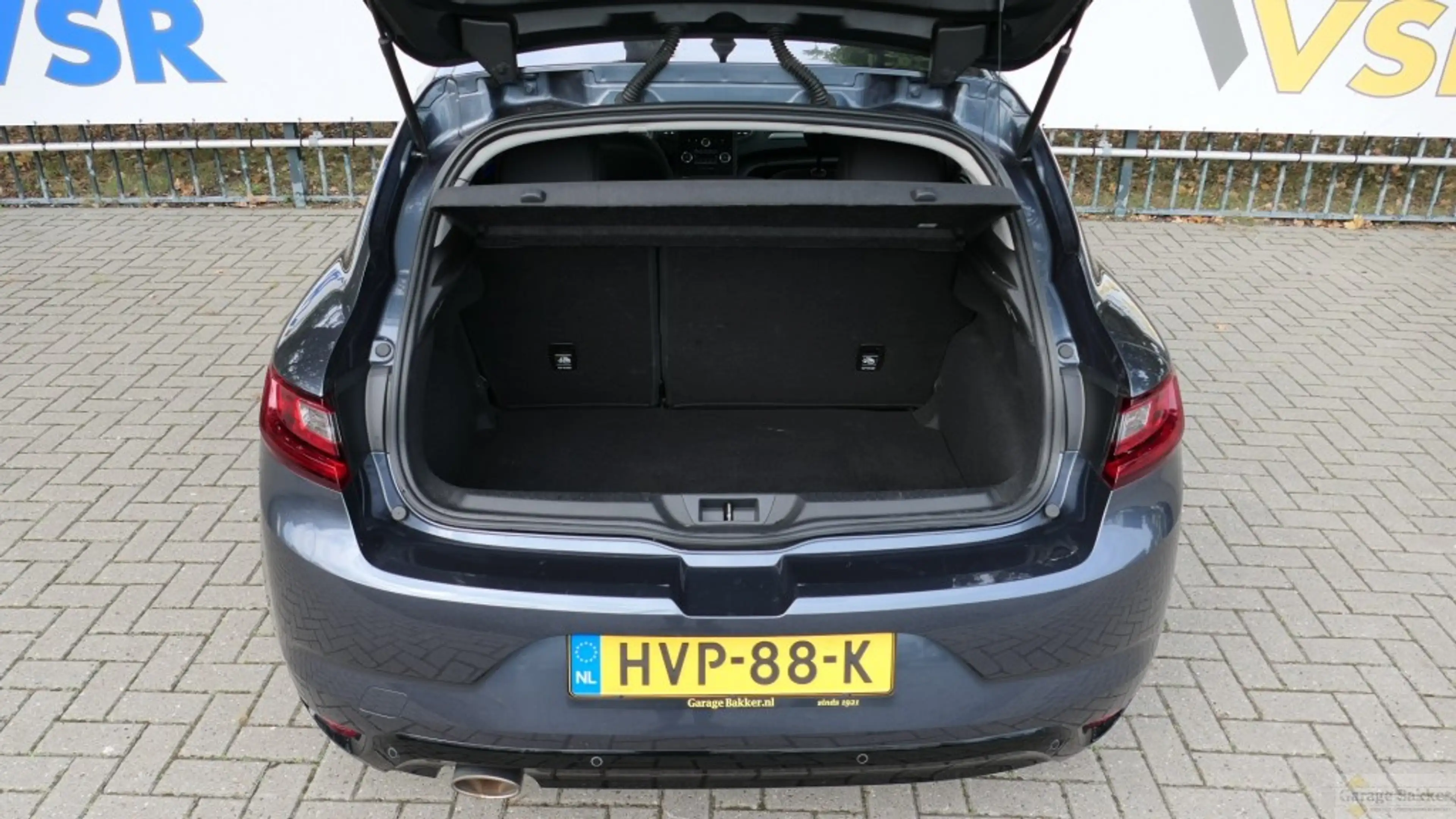 Renault Megane TCe 140 EDC Automaat Limited — photo 6