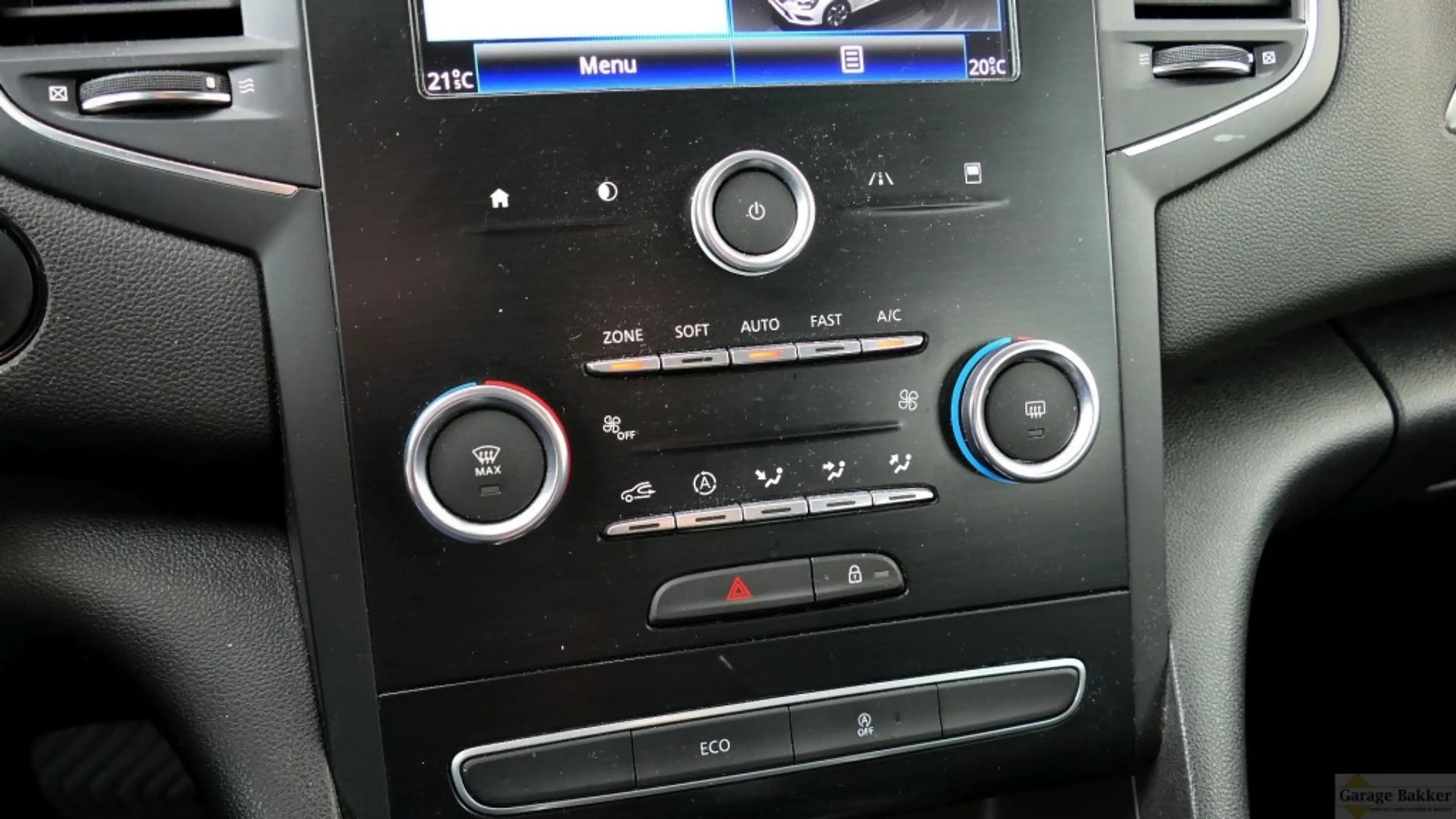 Renault Megane TCe 140 EDC Automaat Limited — photo 12