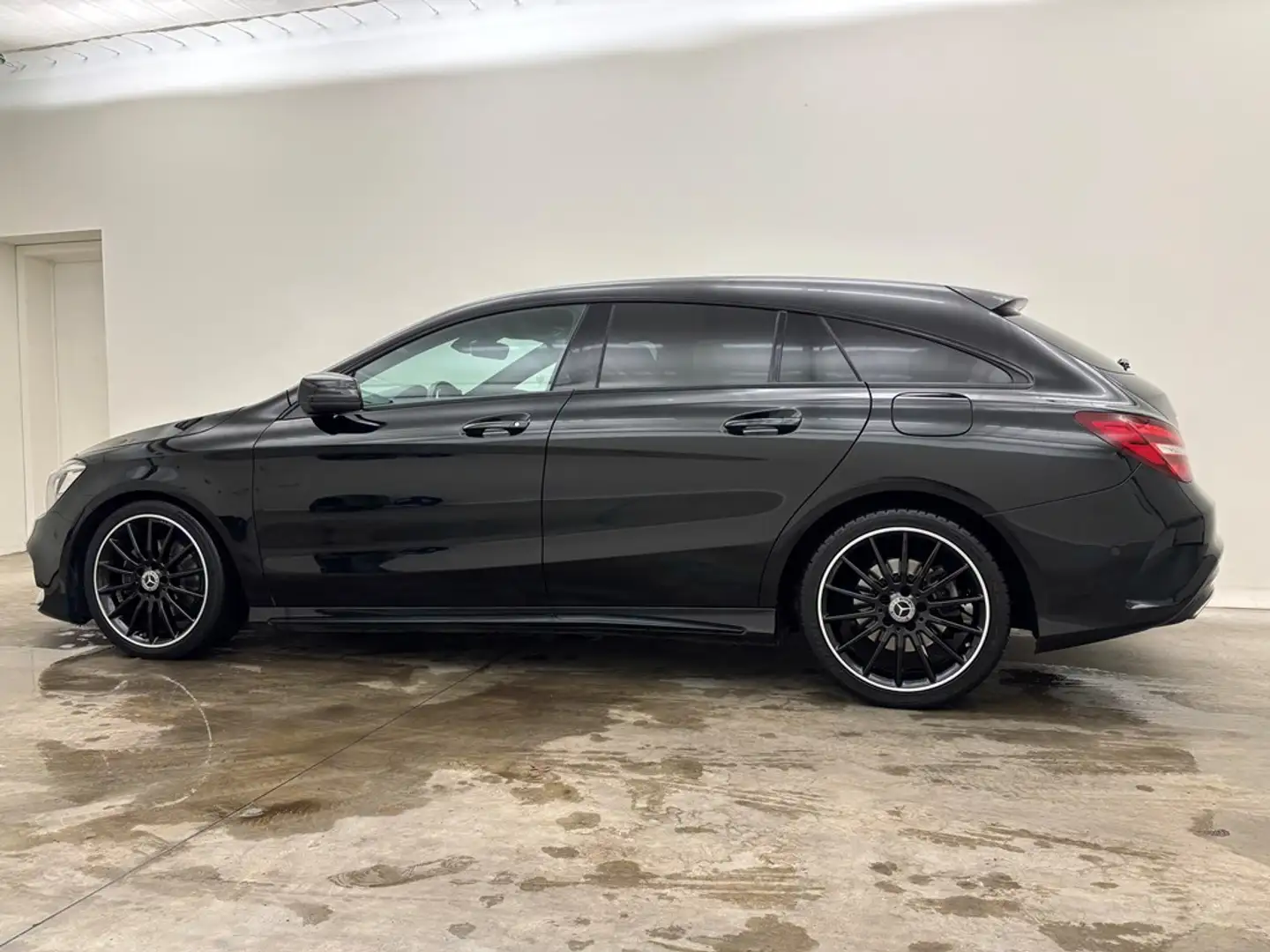 Mercedes-Benz CLA 180 AMG LIne 7G-DCT Pano navi Camera Noir - 2