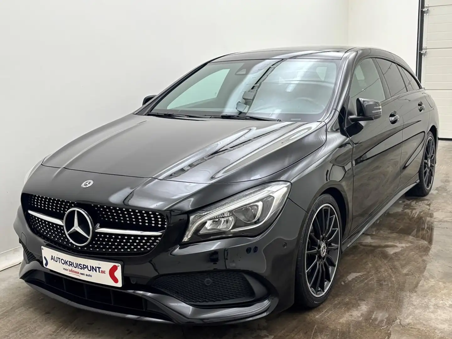 Mercedes-Benz CLA 180 AMG LIne 7G-DCT Pano navi Camera Noir - 1