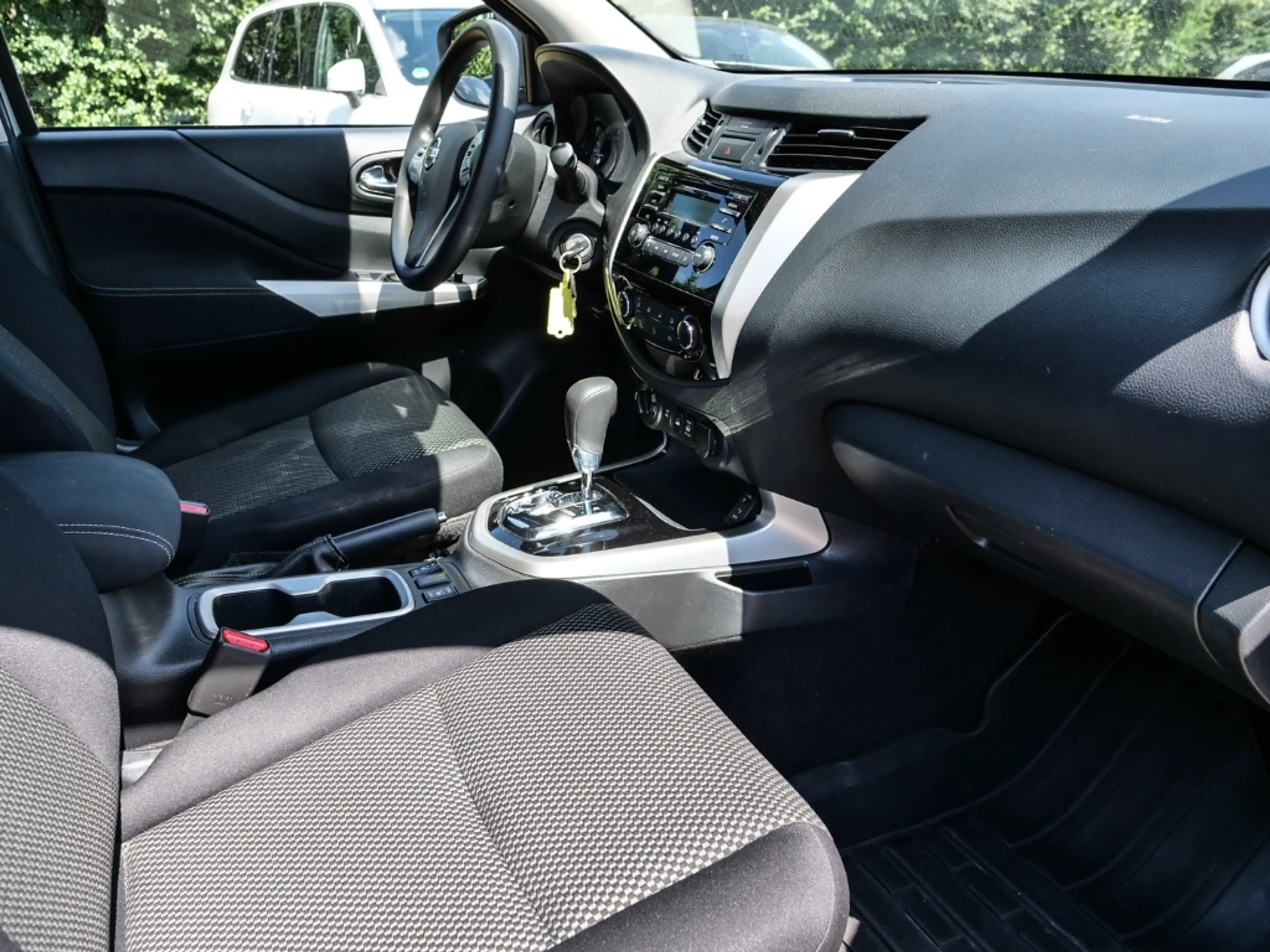 Nissan Navara NP300 Acenta Double Cab 4x4 2.3 dCi EU6d-T AHK Spe — photo 11