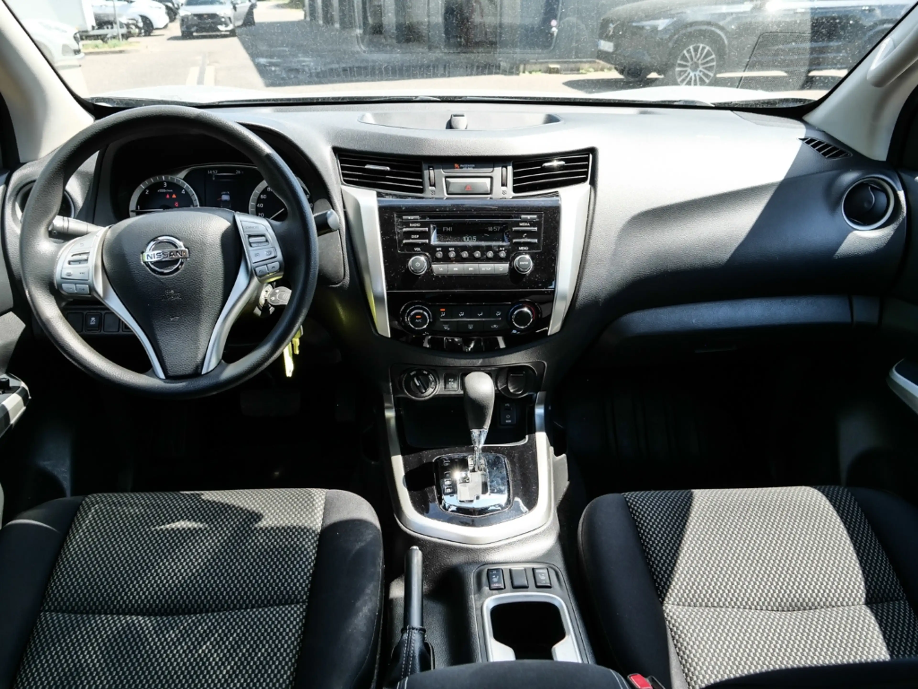 Nissan Navara NP300 Acenta Double Cab 4x4 2.3 dCi EU6d-T AHK Spe — photo 9