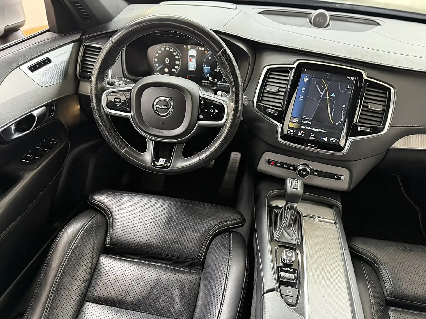 Volvo XC90 XC 90 D5 DPF AWD R-Design 7.Sitzer Schwarz - 2