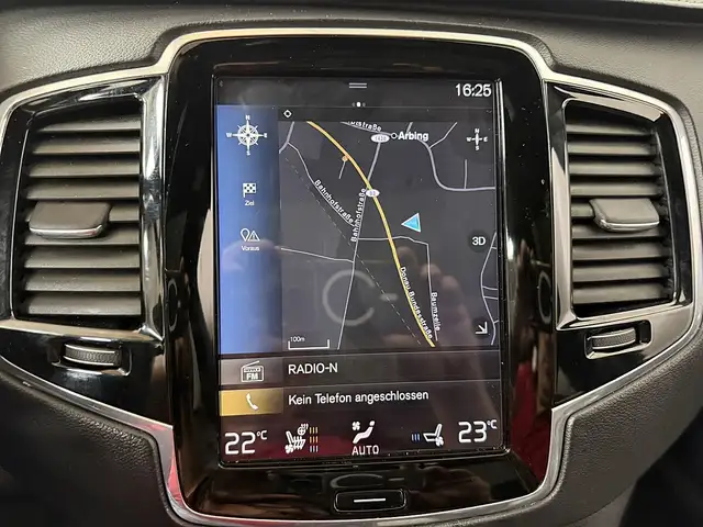 Volvo XC90 view 15