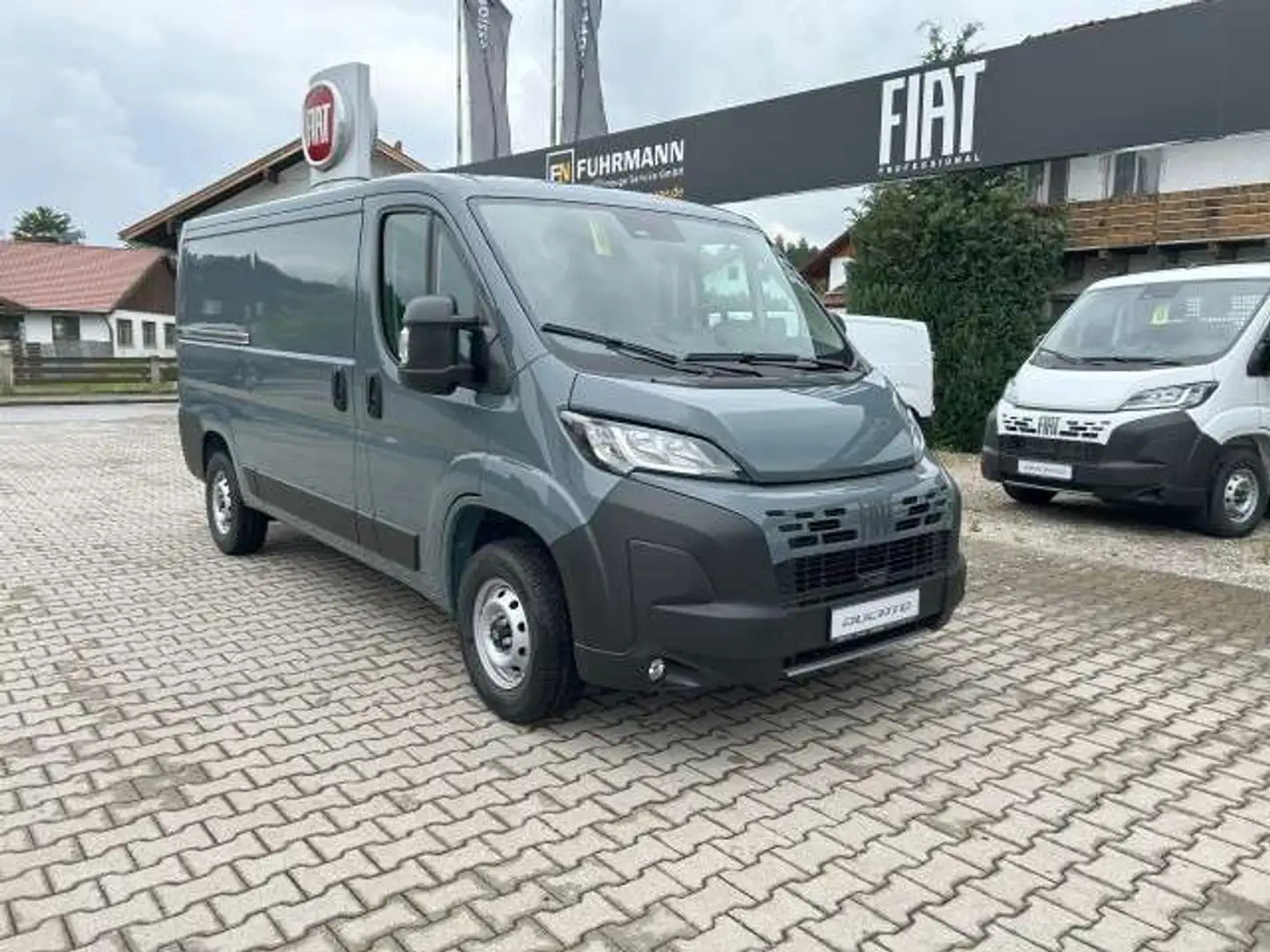 Fiat Ducato KASTENWAGEN 33 L2H1 140 MT Gris - 2