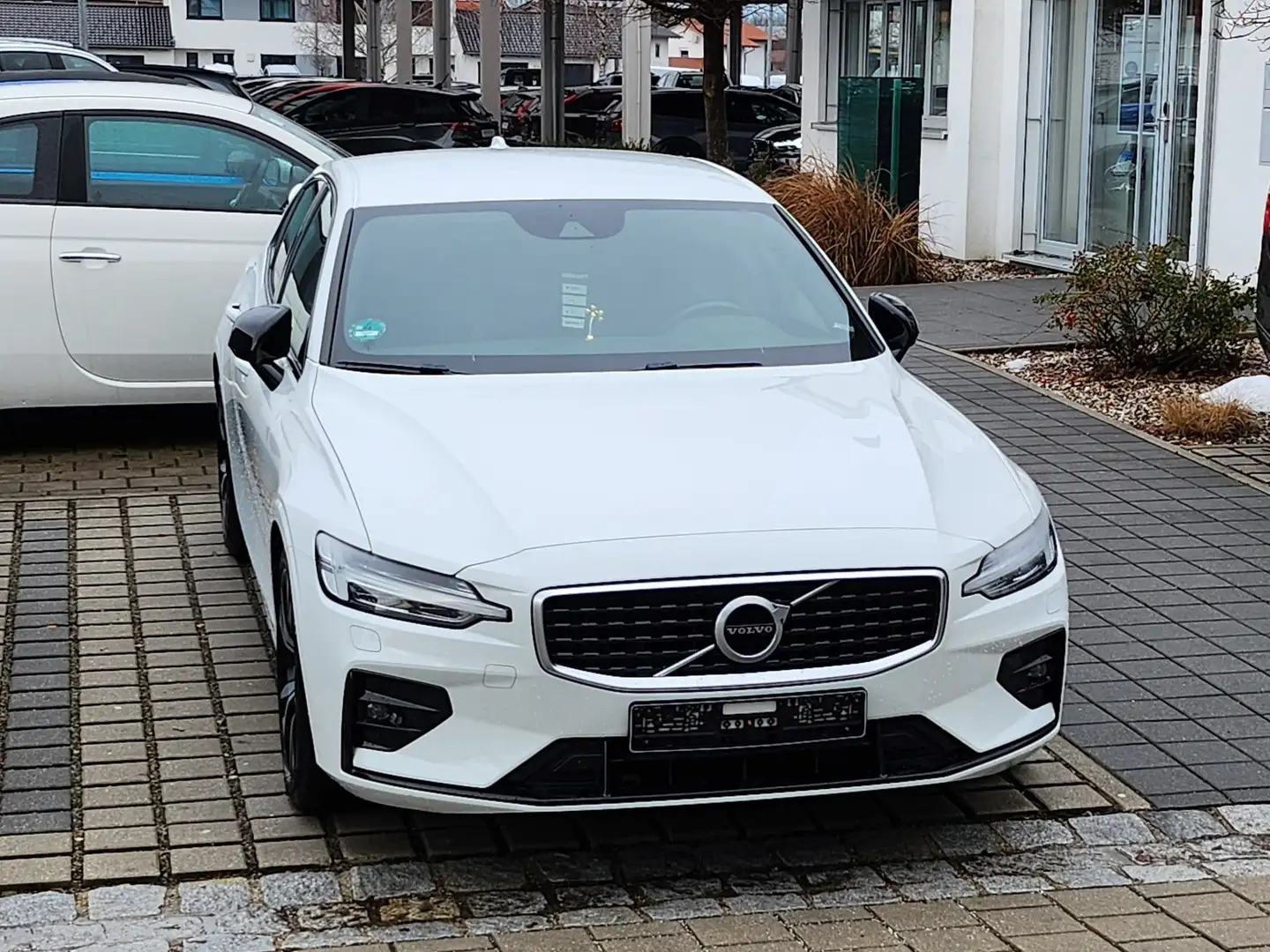 Volvo S60 S60 2,0T R-Design Powershift R-Design Weiß - 1