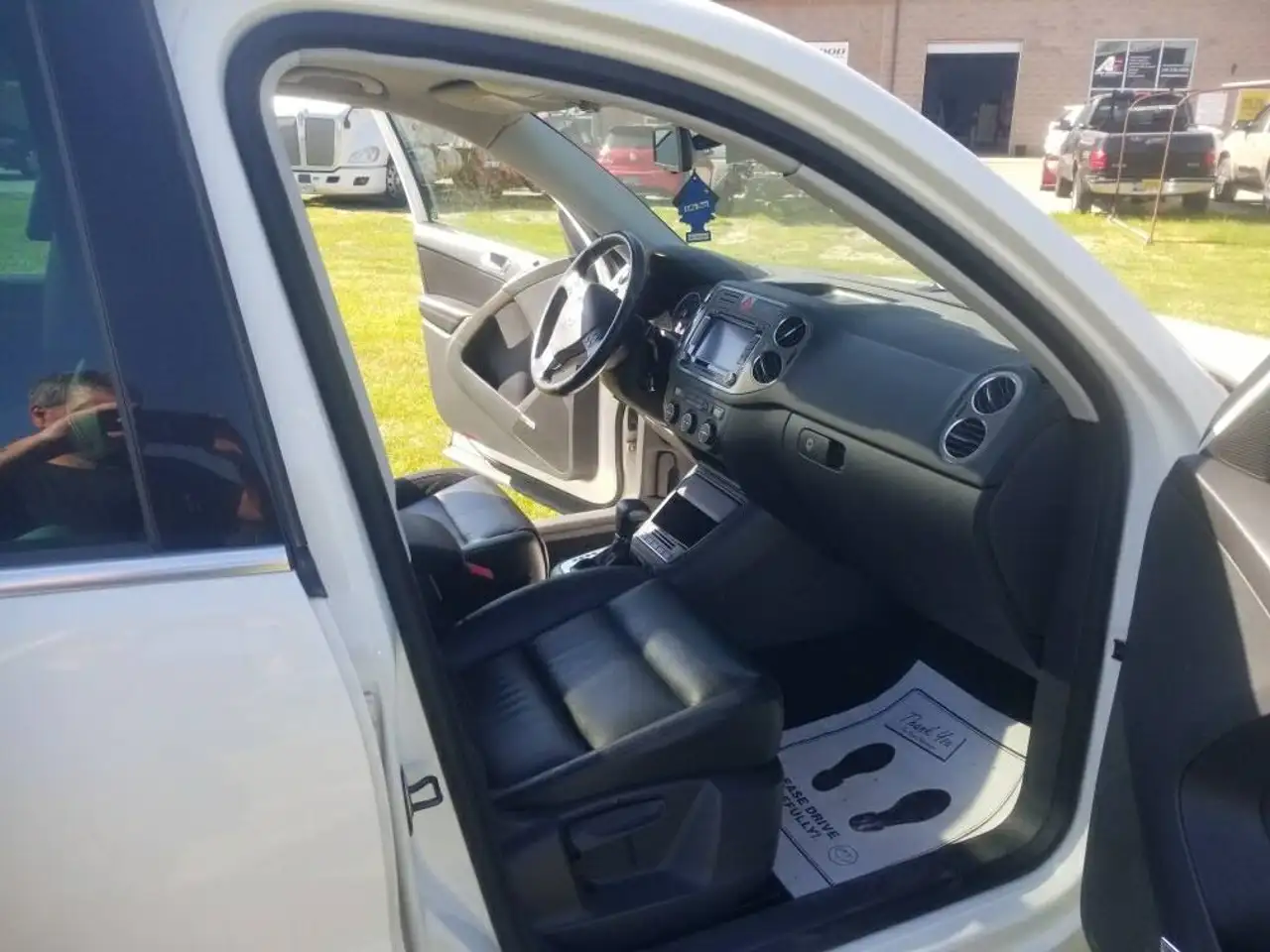 Volkswagen Tiguan снимка Volkswagen Tiguan