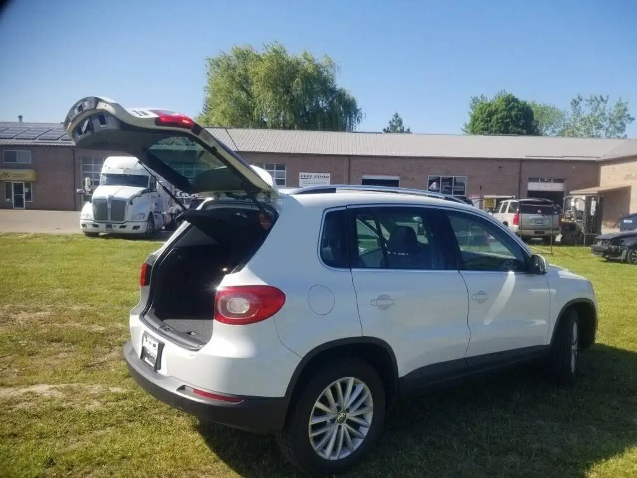 Volkswagen Tiguan снимка Volkswagen Tiguan