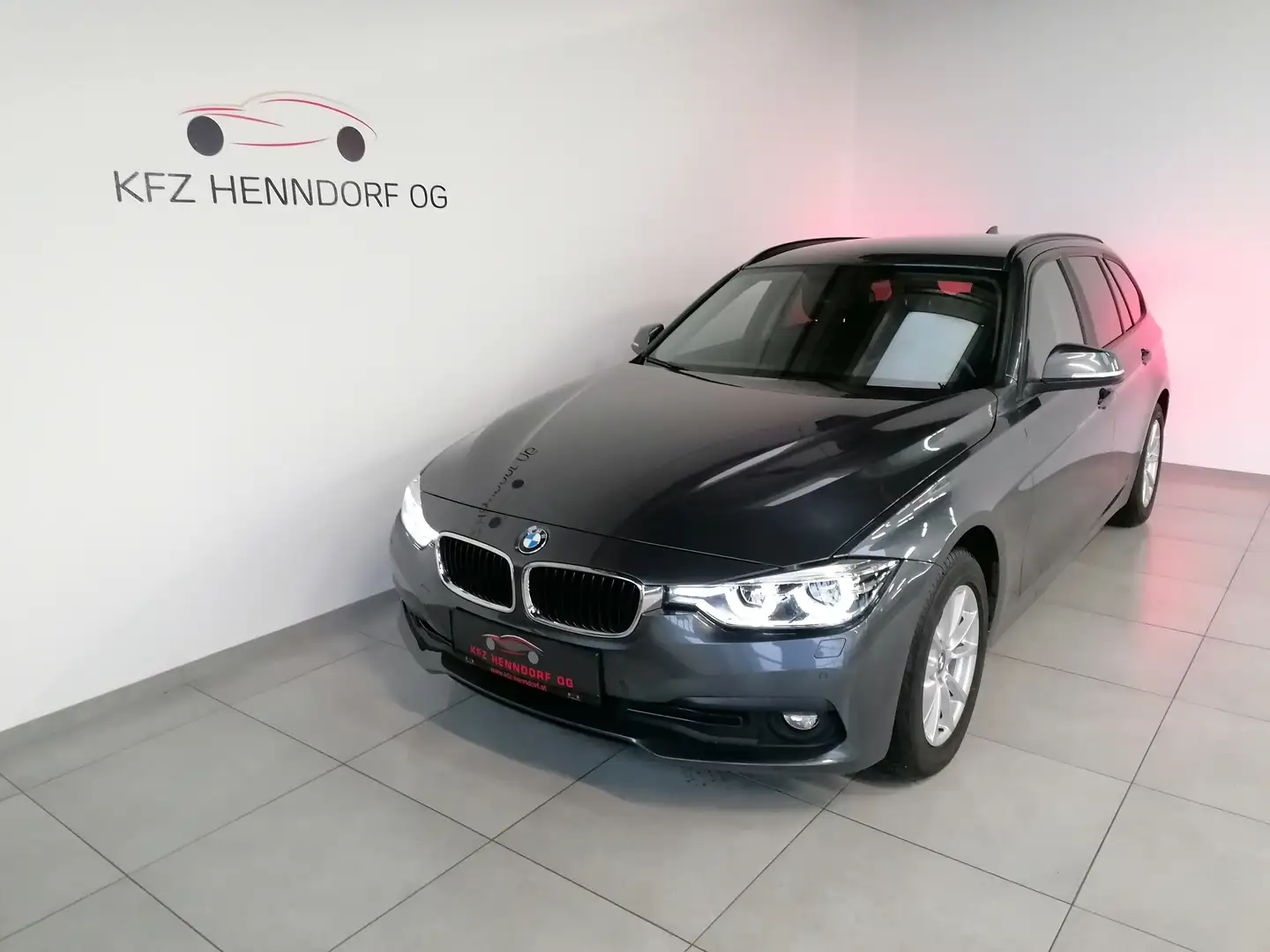 BMW 318 318d xDrive Advantage ab € 300 / Monat Grau - 1