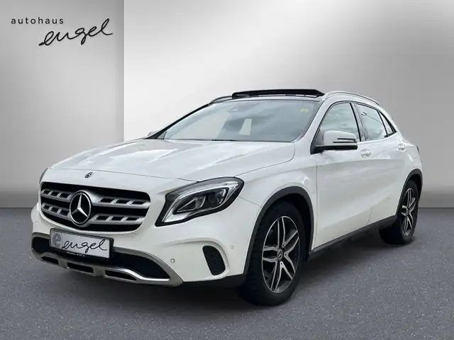 Mercedes-Benz GLA 250 7G-DCT Urban,PANO,LED,NAVI,KESSY,SHZ,DAB,PDC,