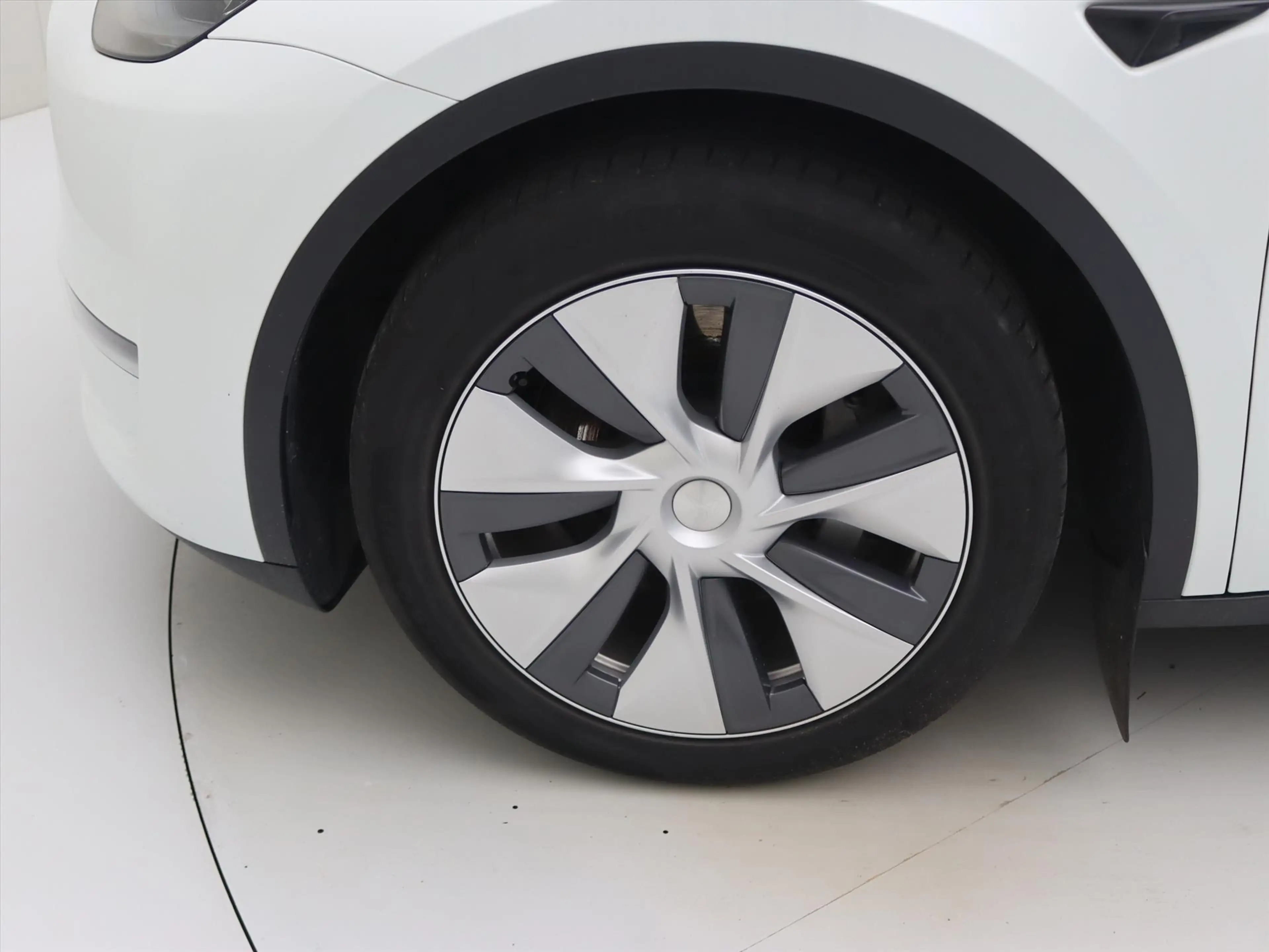 Tesla Model Y Long Range AWD 75kWh 351pk 93.8% SoH [ TREKHAAK+AM — photo 11