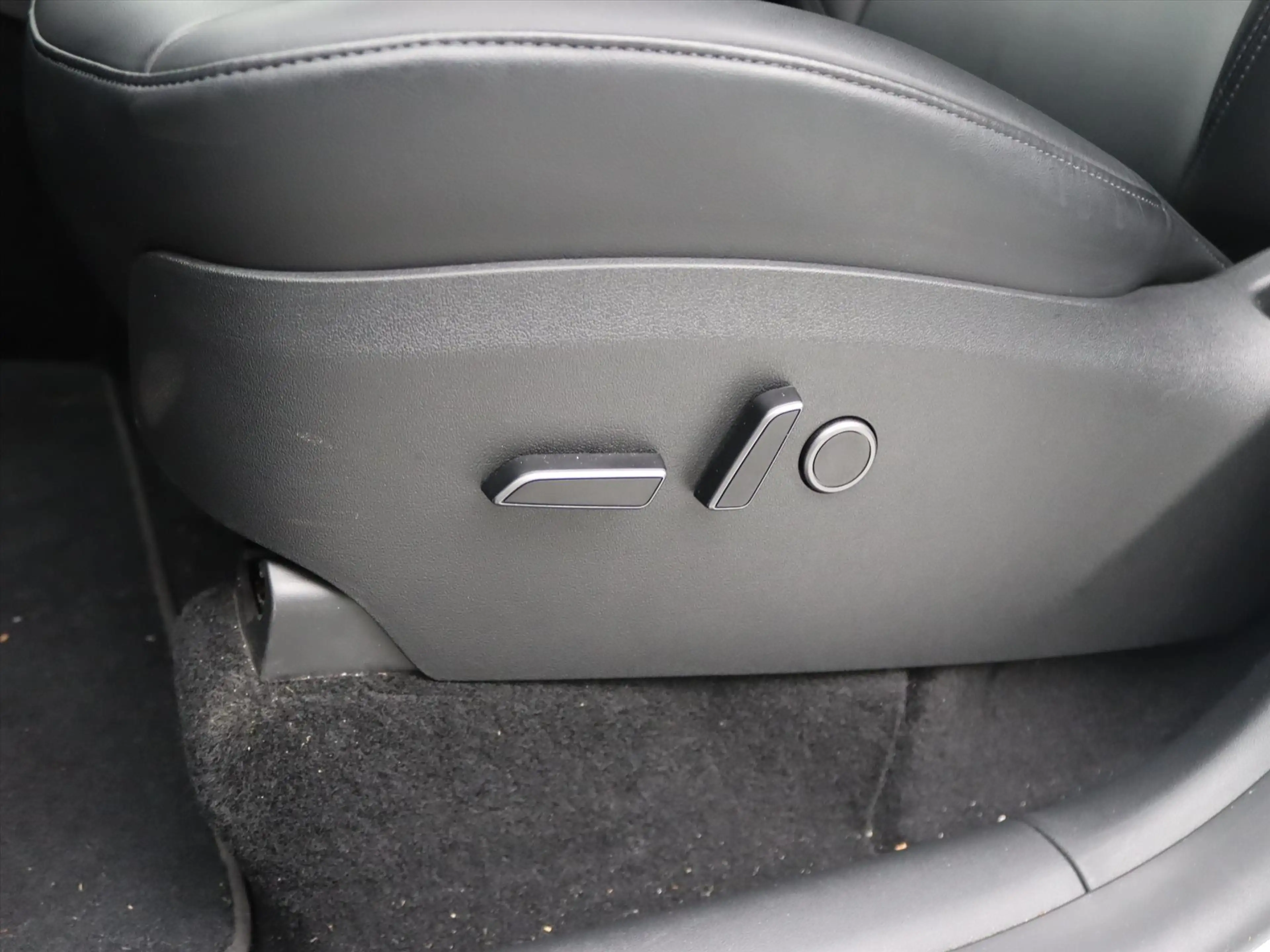Tesla Model Y Long Range AWD 75kWh 351pk 93.8% SoH [ TREKHAAK+AM — photo 18