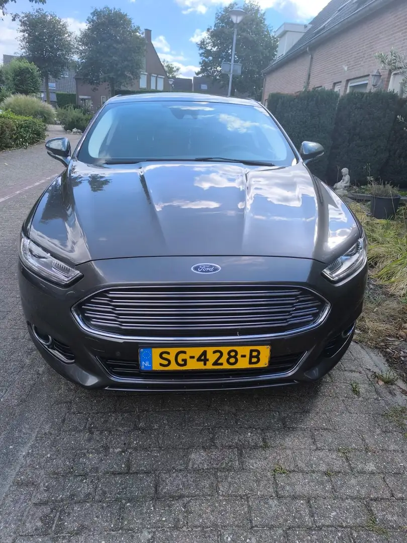 Ford Mondeo 1.5 TDCi Titanium LE Grijs - 2