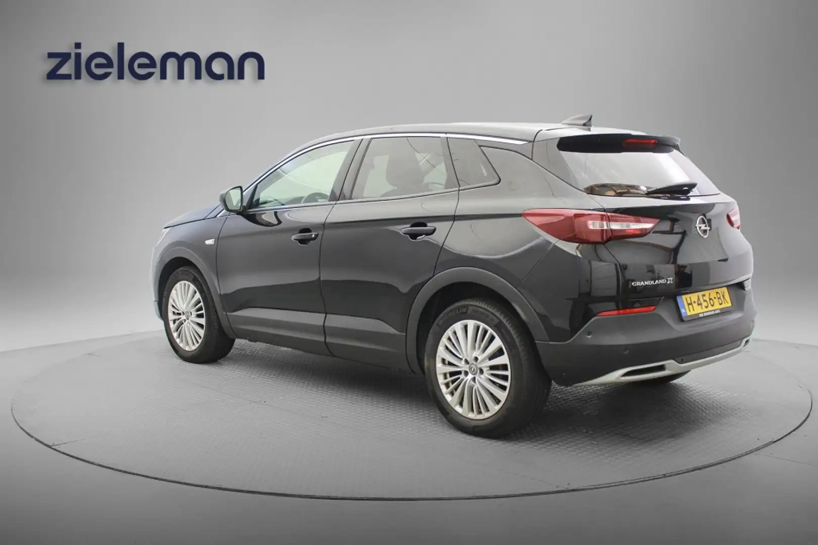 Opel Grandland X 1.2 Turbo Business Executive Automaat - Carplay, N Zwart - 2