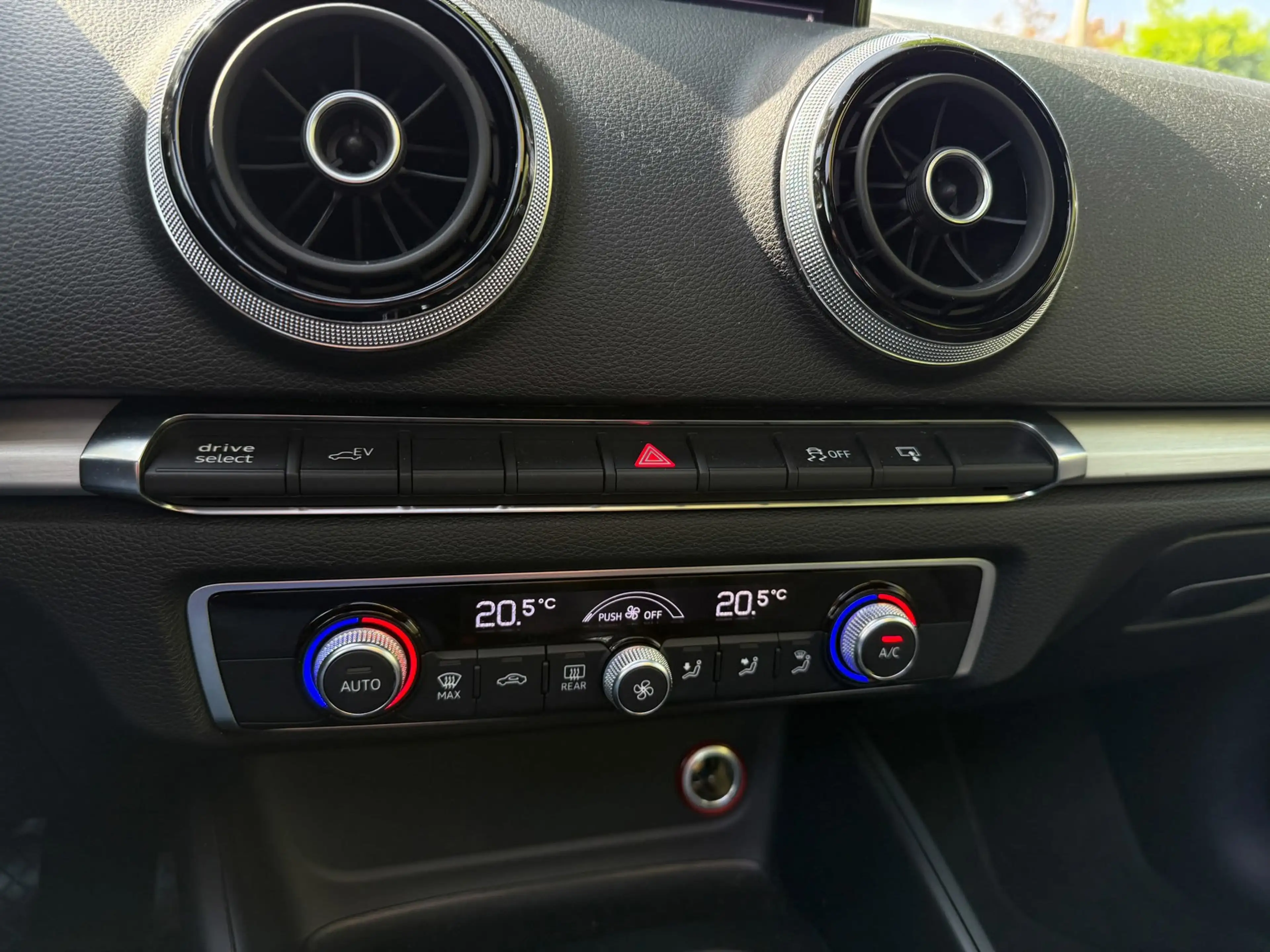 Audi A3 Sportback 1.4 e-tron PHEV Ambition Pro Line plus — photo 14