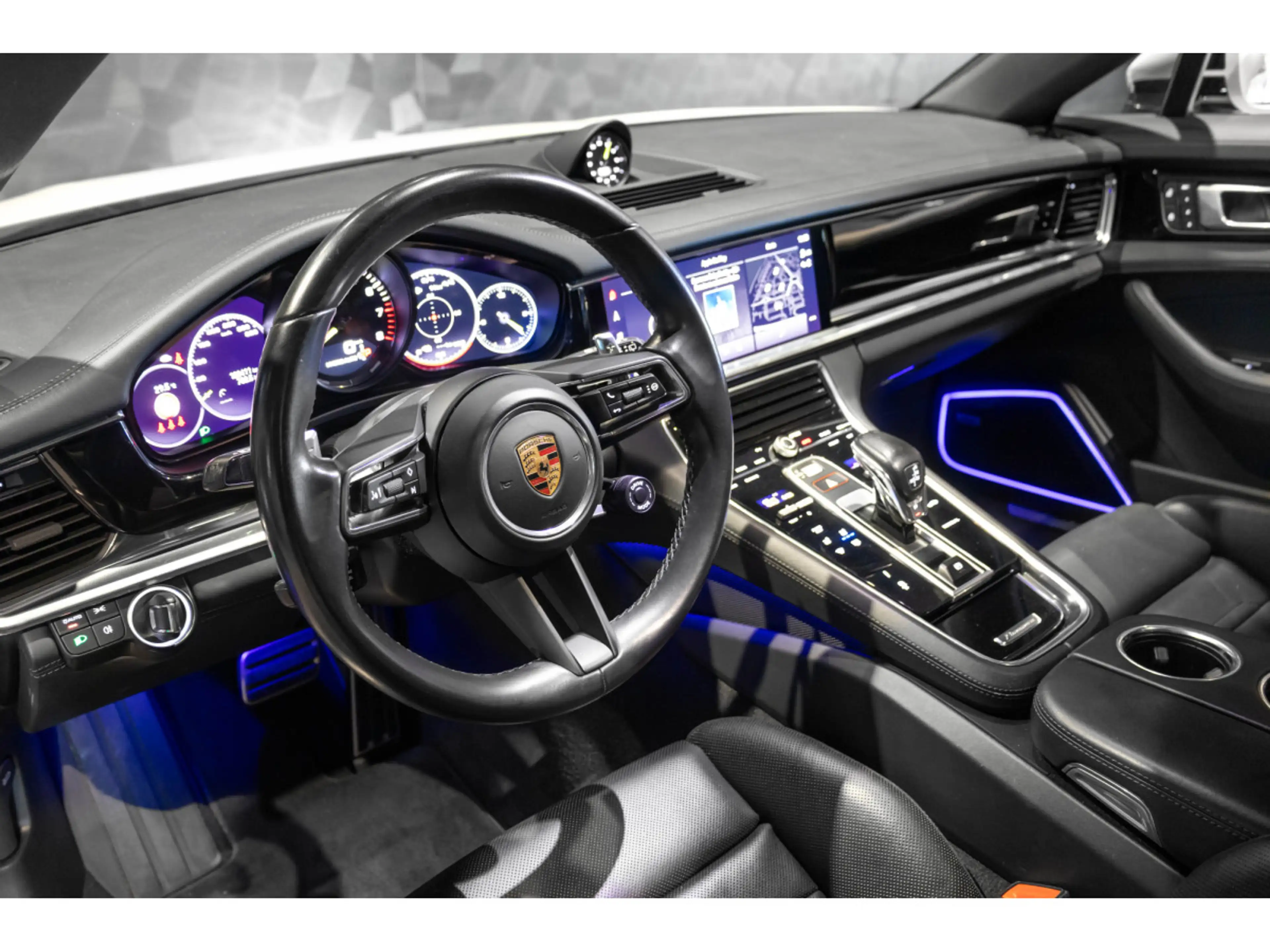 Porsche Panamera 4S SportTurismo E-Hyrbid — photo 3