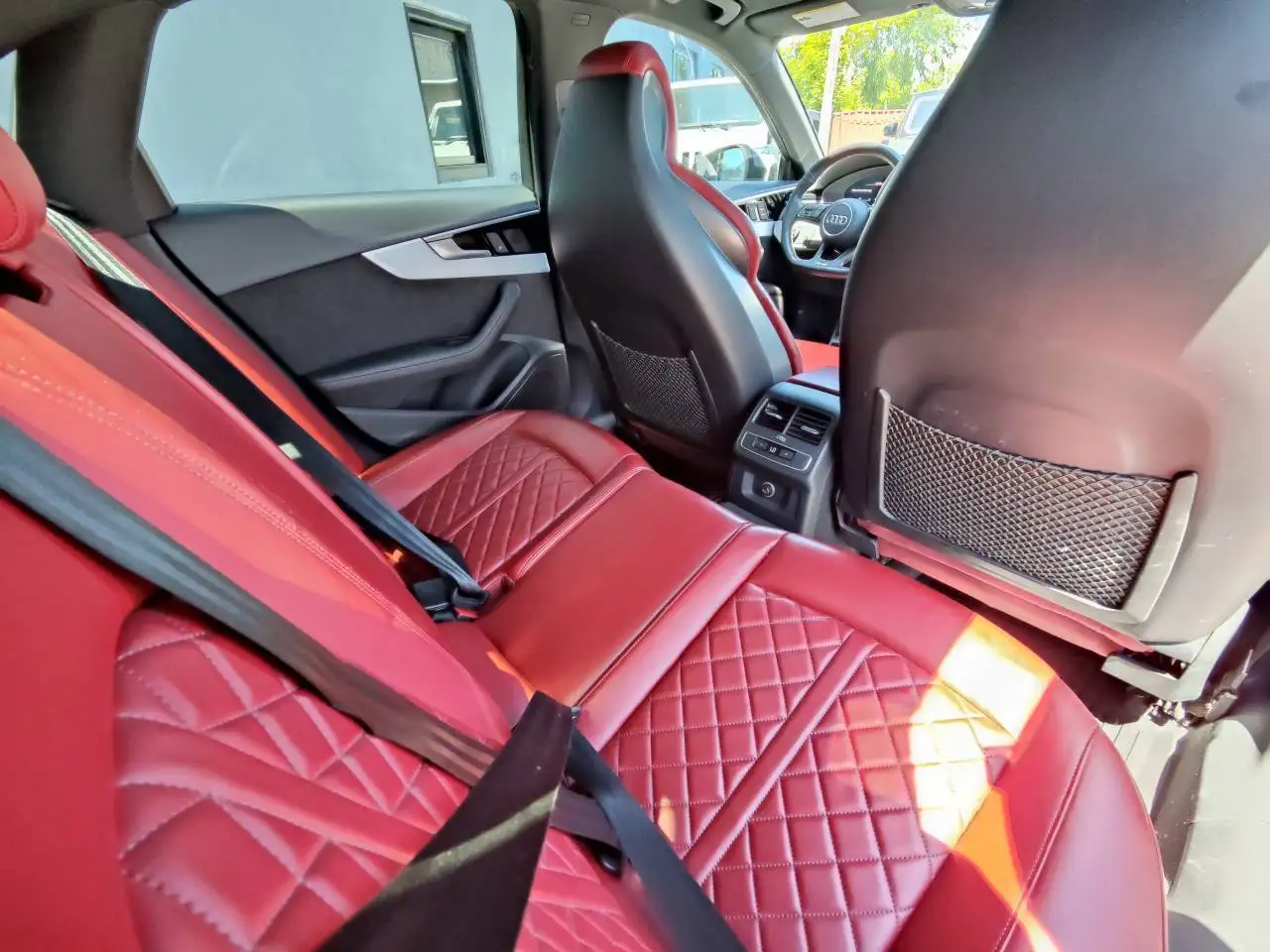 Audi S4 снимка Audi S4