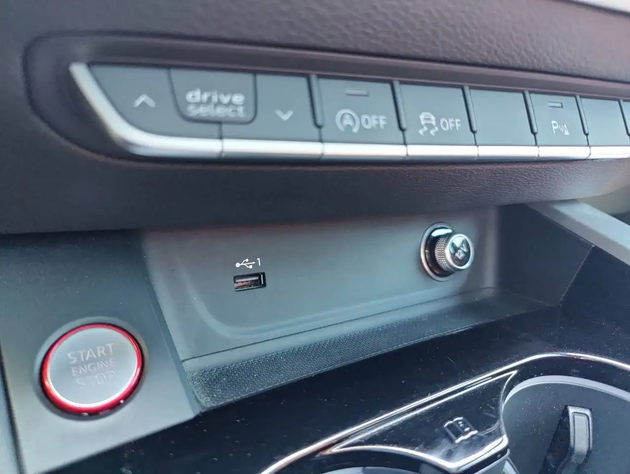 Audi S4 снимка Audi S4