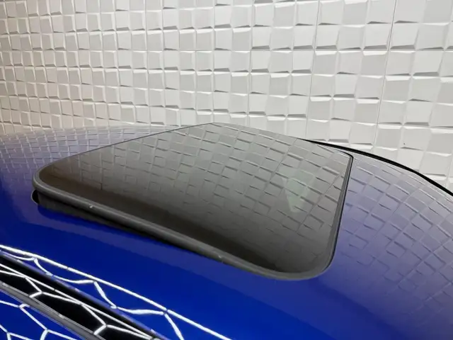 Mercedes-Benz GLC view 12