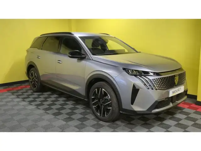 Peugeot 5008 view 3