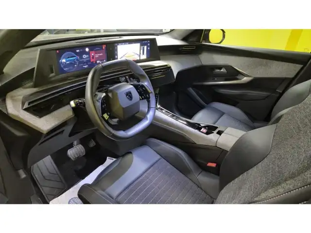 Peugeot 5008 view 6