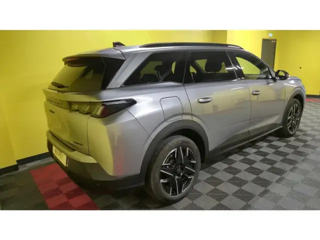 Peugeot 5008 view 5