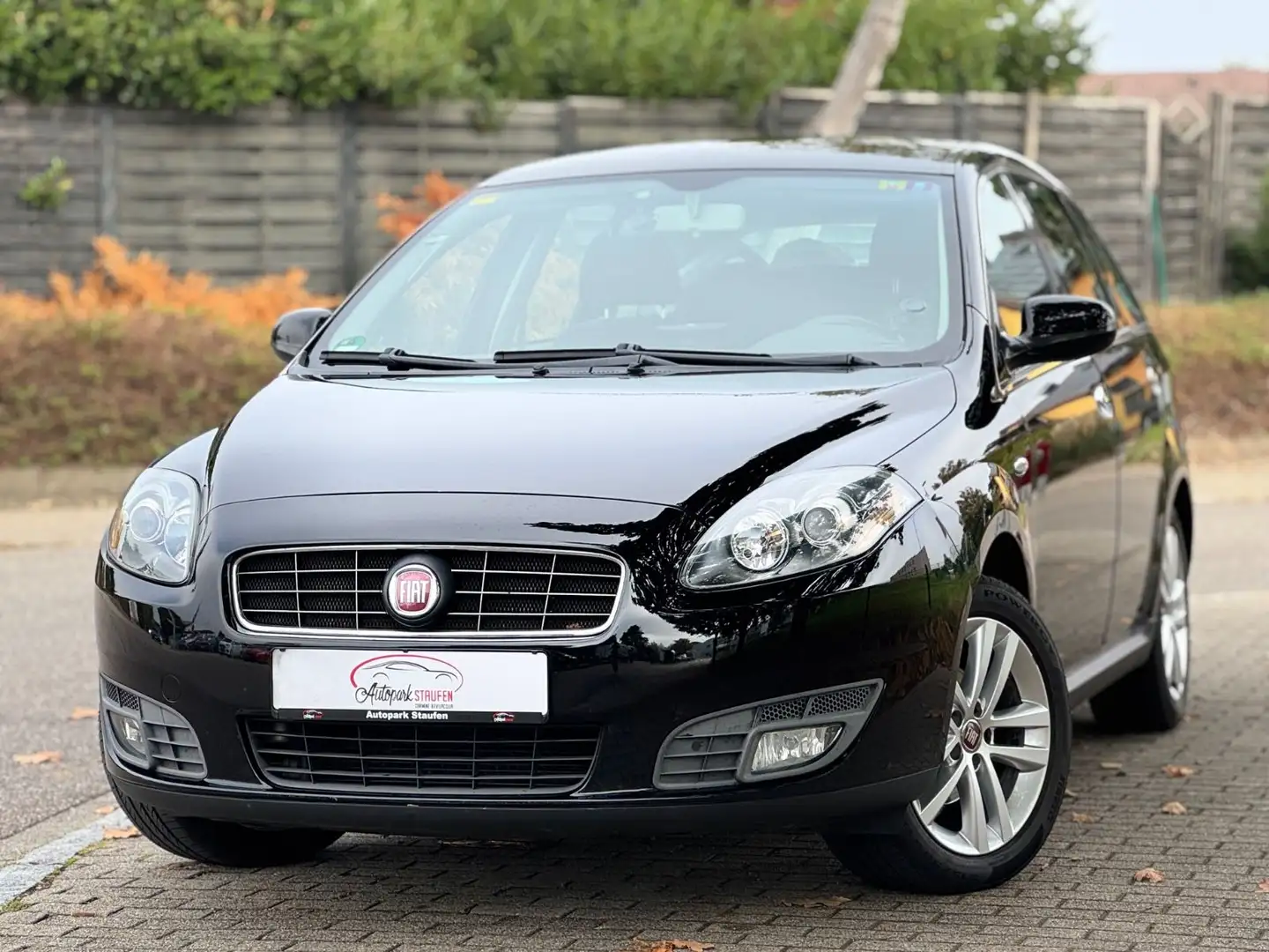 Fiat Croma 2.2 16V MPI Emotion Schwarz - 2