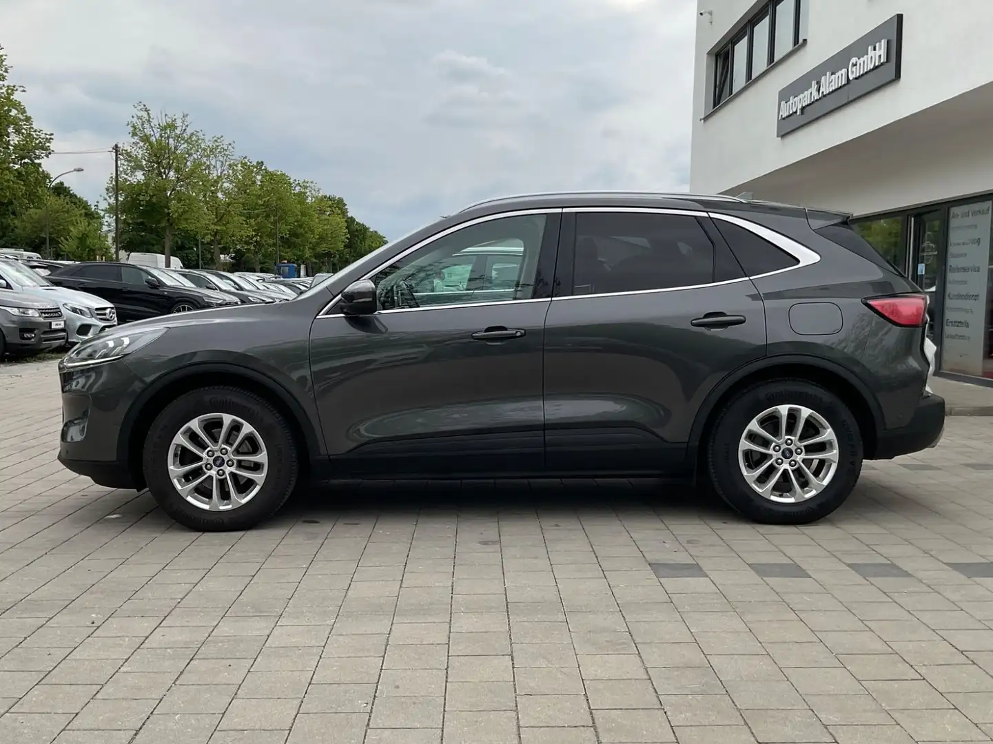 Ford Kuga Titanium 2.0 D 4x4 Aut.LED Navi HUD RFK ACC Grey - 2