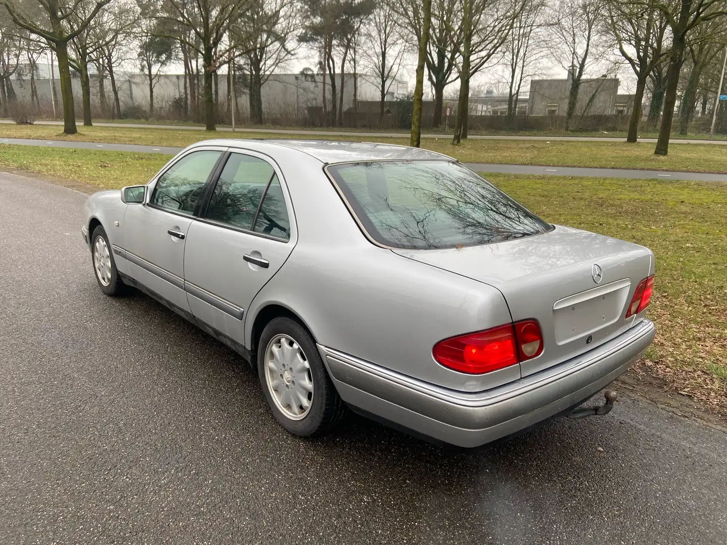 Mercedes-Benz E 300 TD om606 Ezüst - 2