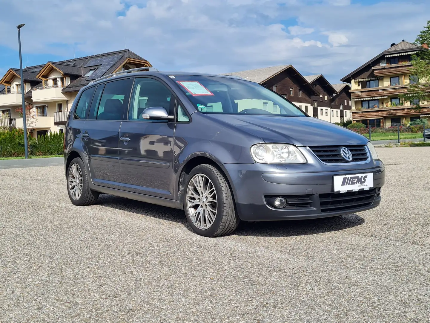 Volkswagen Touran Highline *PICKERL*PDC*KLIMA*NAVI Grau - 2