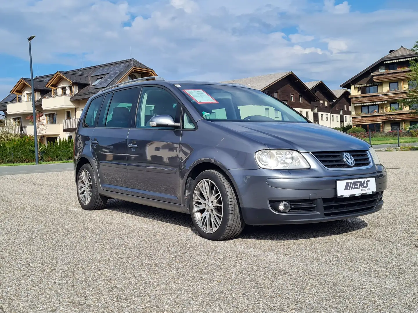 Volkswagen Touran Highline *PICKERL*PDC*KLIMA*NAVI Grau - 1
