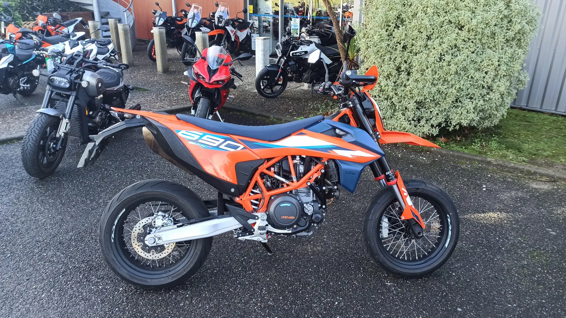 KTM 690 SMC R Orange - 1