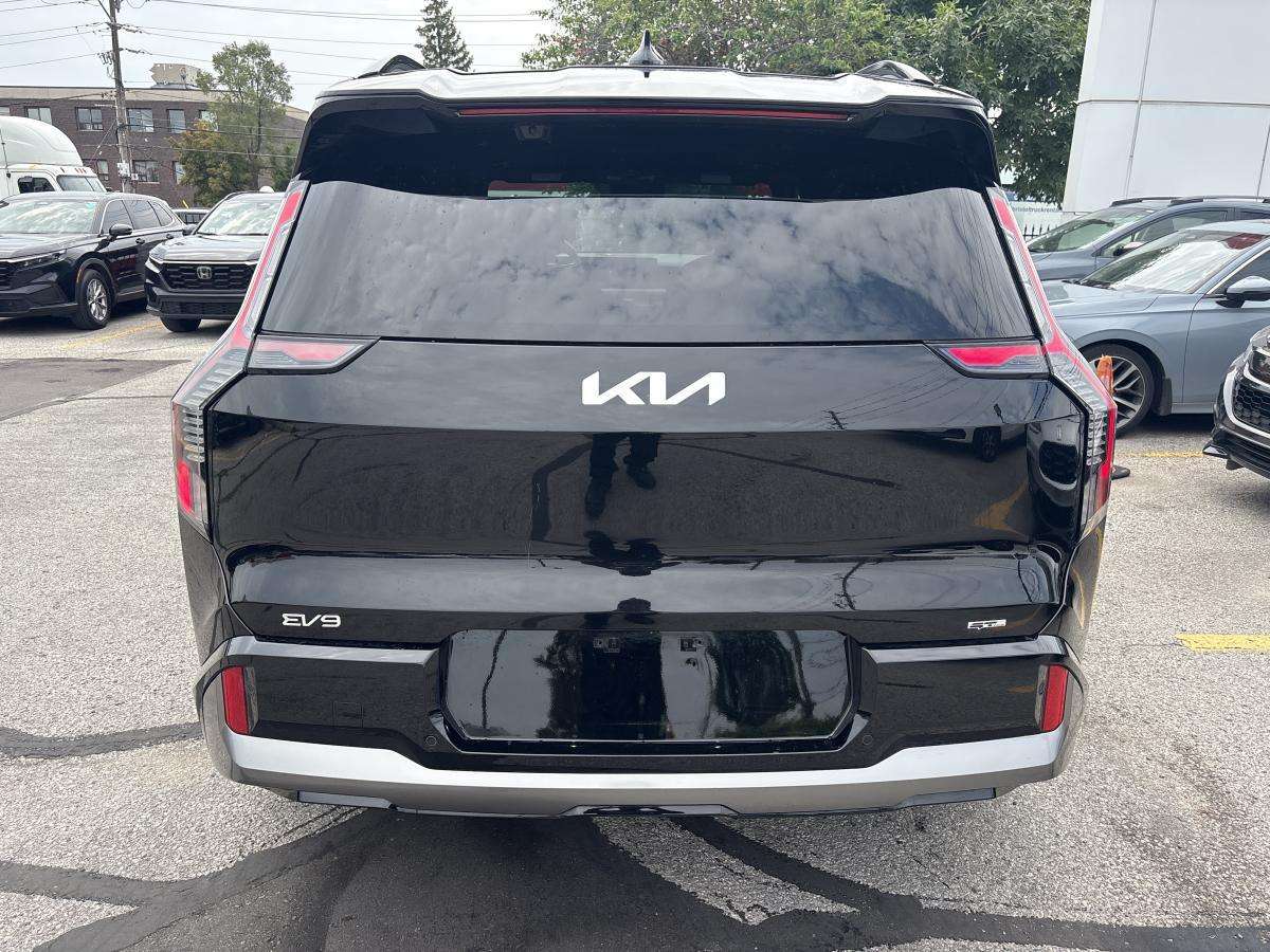 2024 Kia EV9 Land w/GT-Line Package — снимка 1
