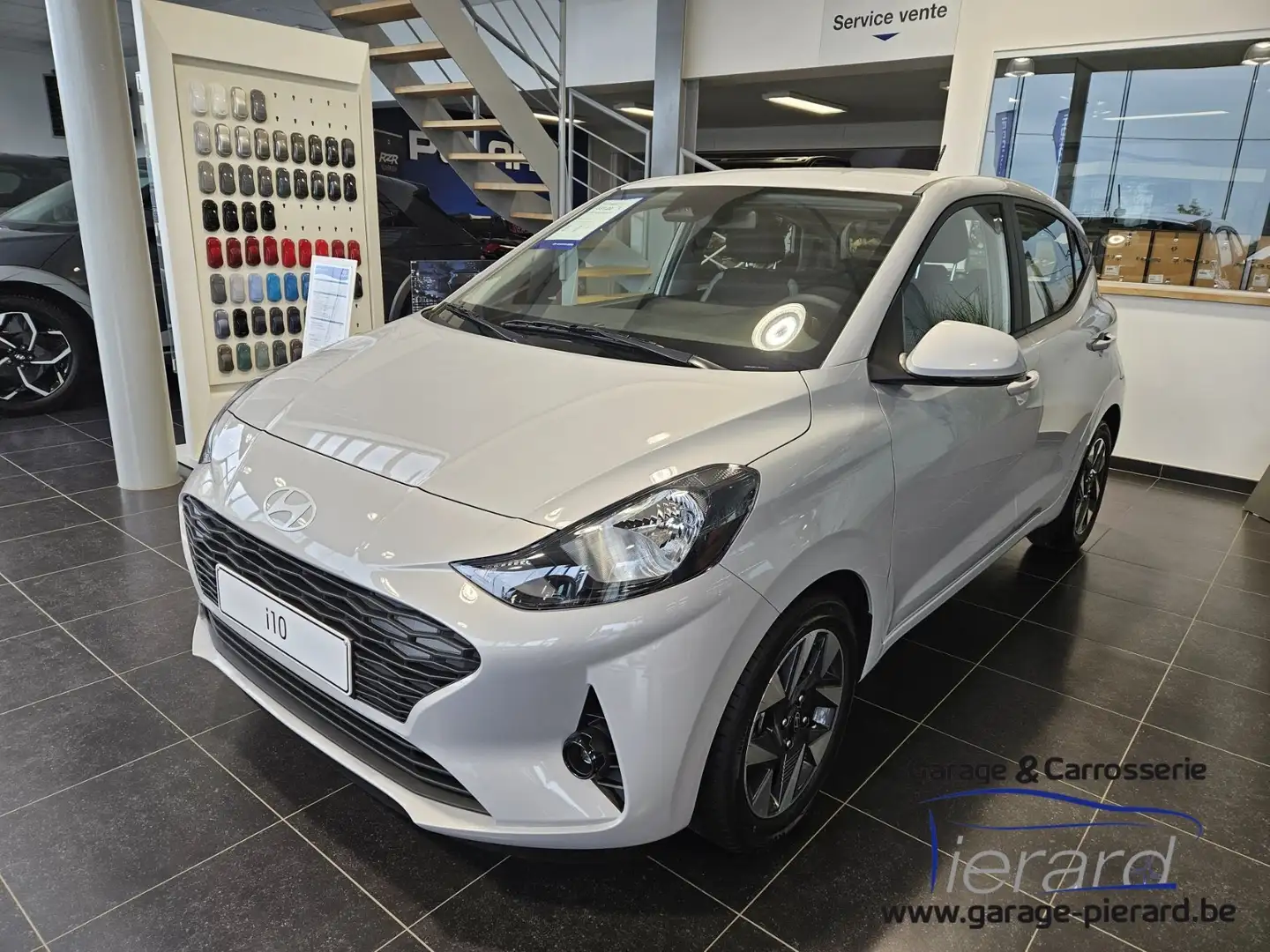 Hyundai i10 1.0i First Edition * REPRISE POSIBLE * Gris - 1