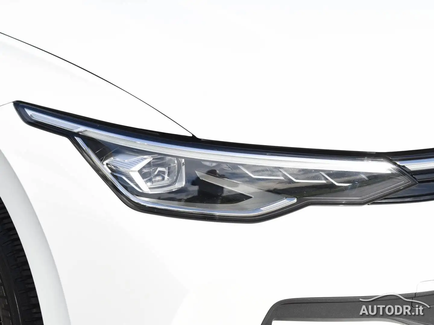 Volkswagen Golf 2.0 TDI 150CV DSG Goal Style Fari IQ, Navi,Telecam Bianco - 2