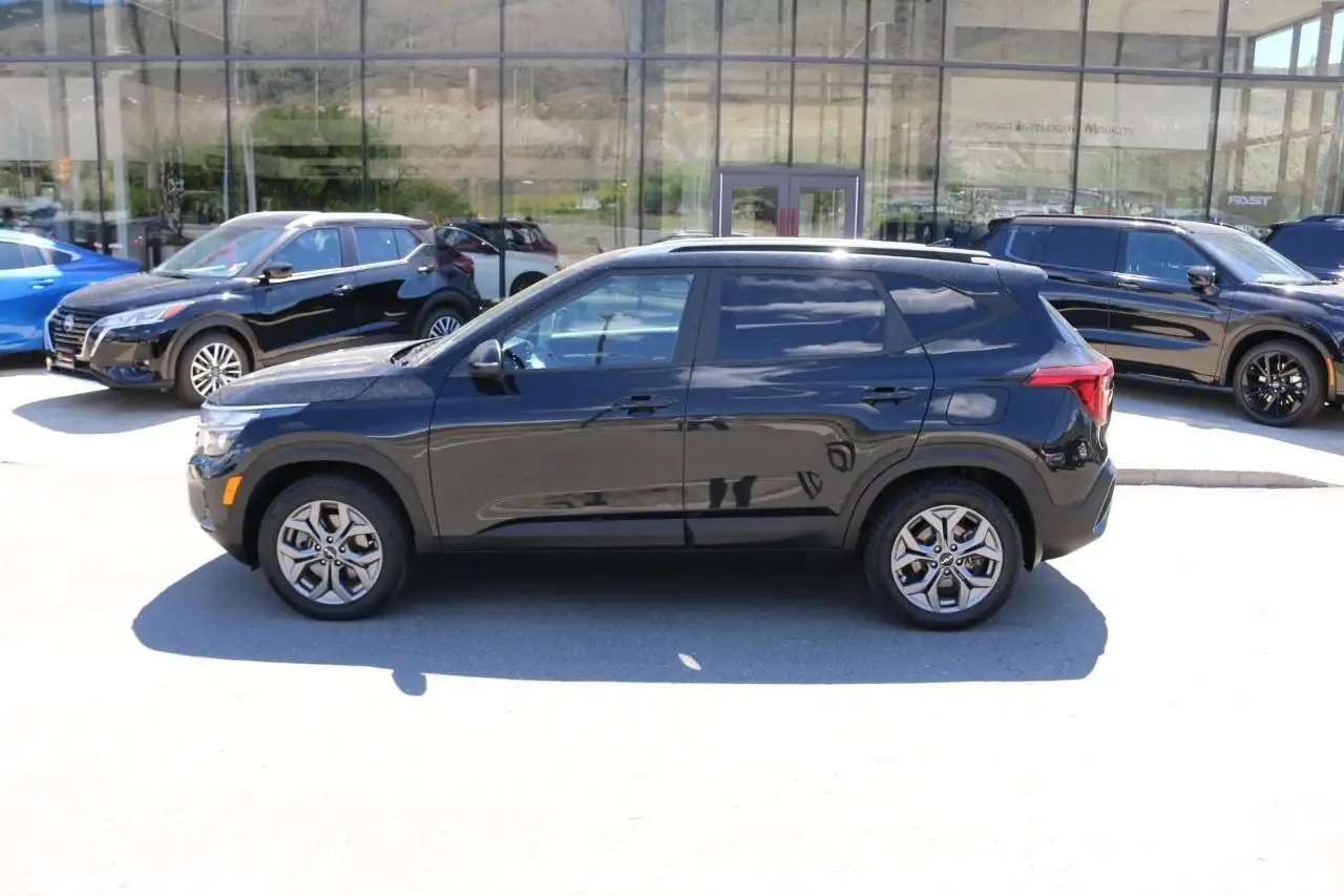 Kia Seltos photo Kia Seltos