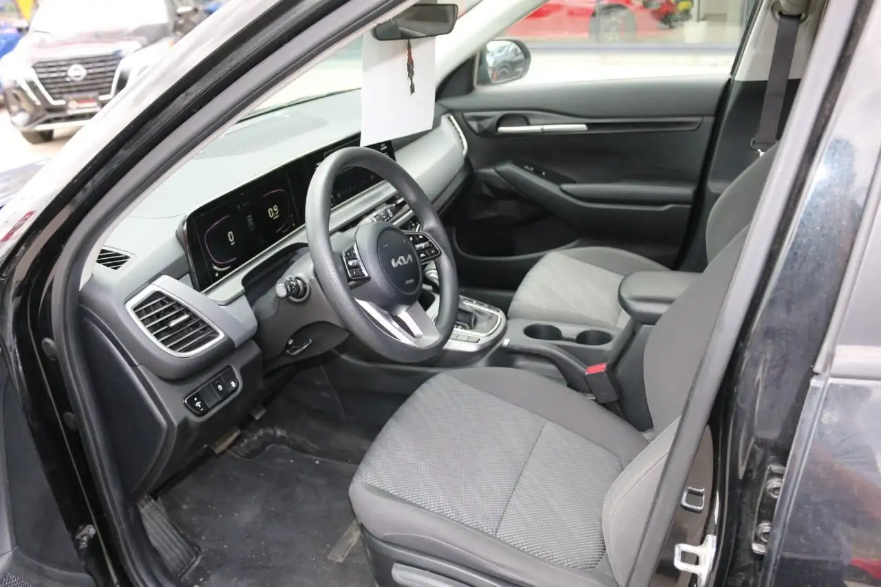 Kia Seltos photo Kia Seltos