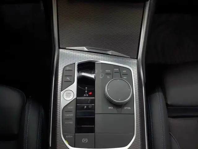 BMW 3 Series view 10