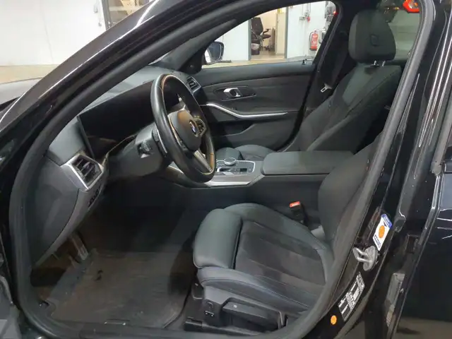 BMW 3 Series view 7
