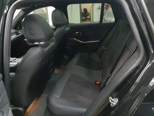 BMW 3 Series view 13