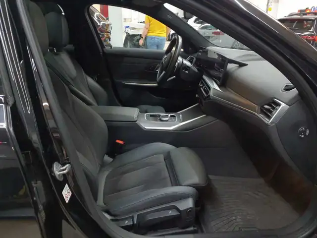 BMW 3 Series view 8