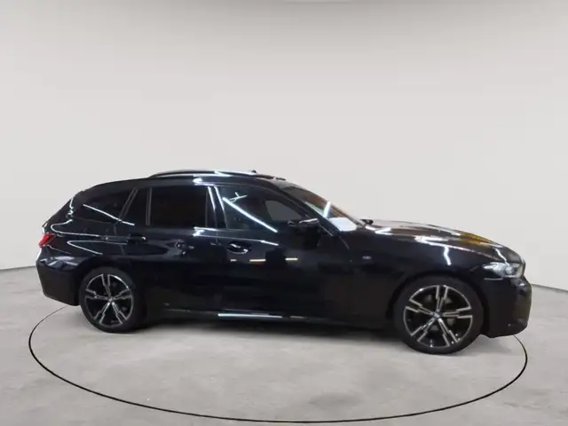BMW 3 Series view 3